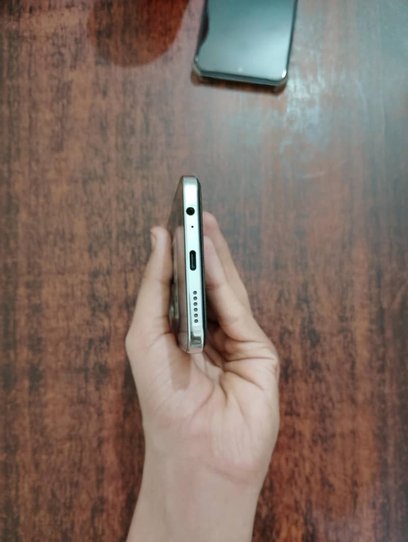 Tecno SPARK 30 PRO TRANSFORMER EDITION 10/10 CONDITION 6