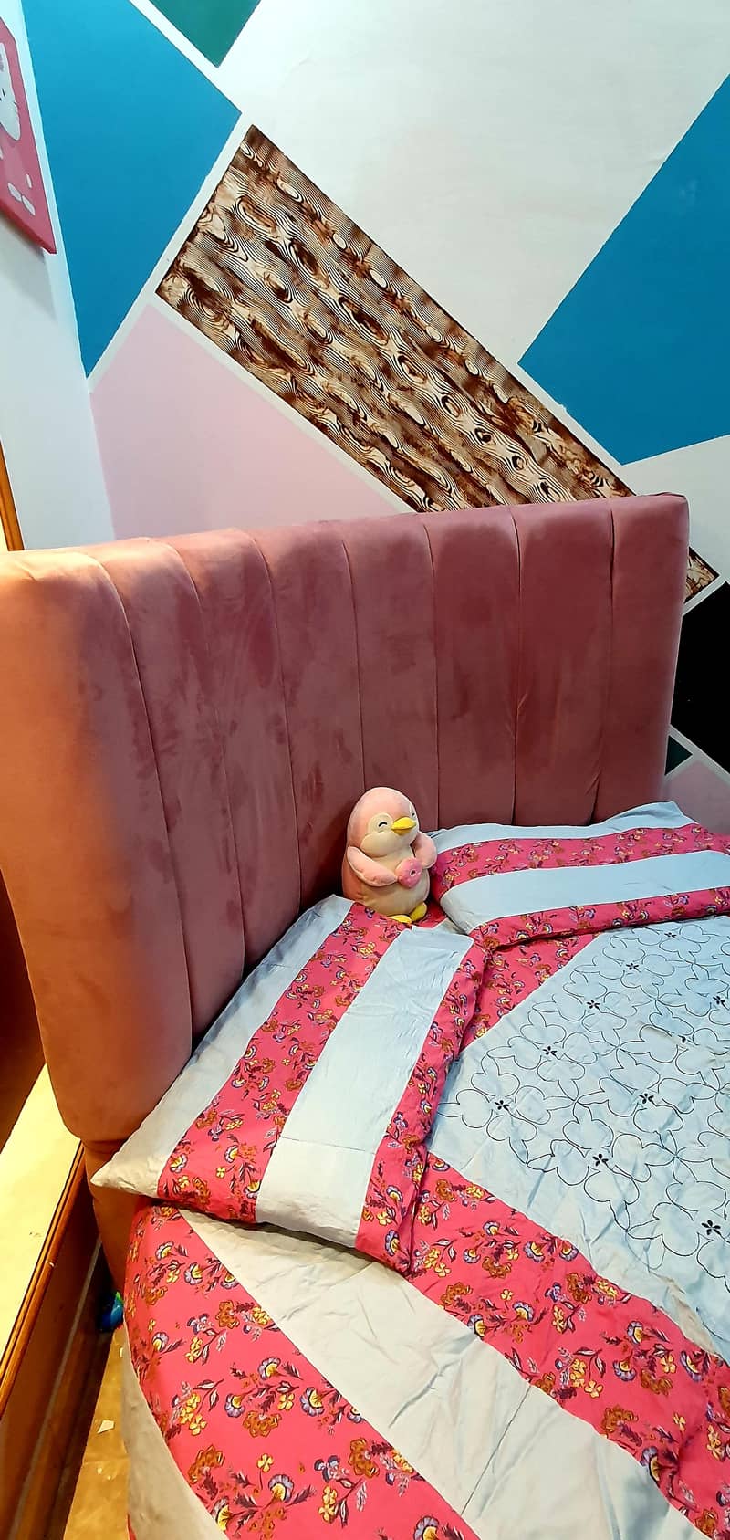 Round bed set with side tables front setti and 2 chairs with table 6