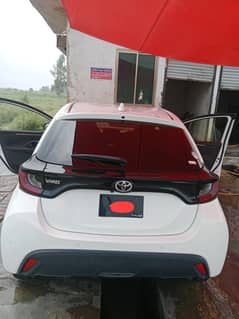 vitz yaris