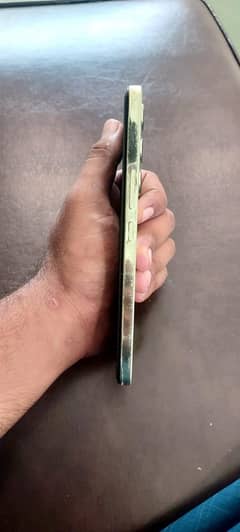 vivo y100 8gb 256gb complete box 2 month  warranty available