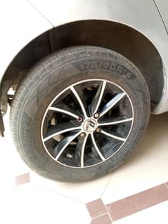 Vitz - Tyres & Alloyrims
