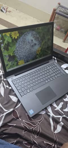 Core i3 8th Gen Laptop | 930GB Memory | 64-bit OS | Original Charger