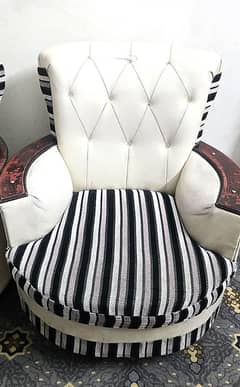 sofas with 1 center table