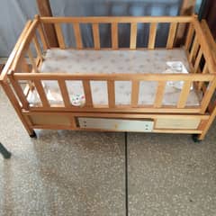 baby bed and con