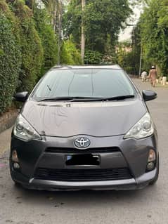 I'm selling my Toyota aqua 2013