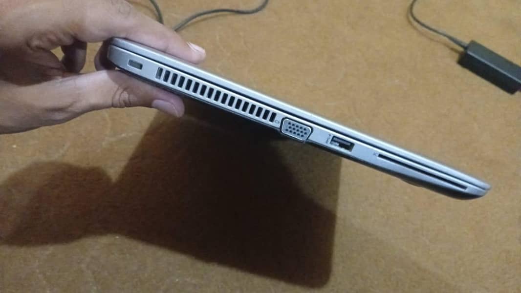 Hp core i5 7th generation  Core i5 7th generation  8/256 SSD 4