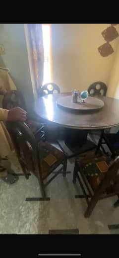 Revolving table with 6 chairs