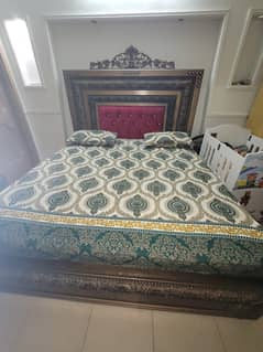 Bed Set / King Bed / Complete set, Bed, Dressing, Side tables