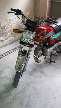Honda 70 2017 model all most geniue Faisalabad number 03356894007
