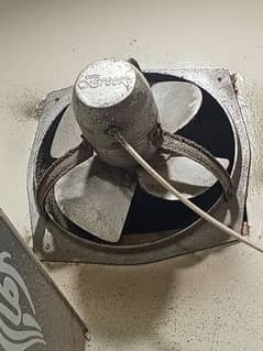 Exhaust Fan Breeze Brand.