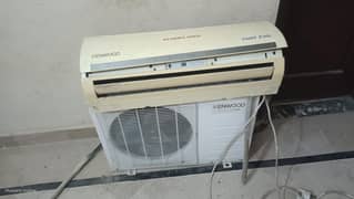 Kenwood 1 ton 4 ac . 2 old with original gas, no repaired