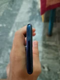 10/10 condition ha bilkul new koi scratch nahi ha