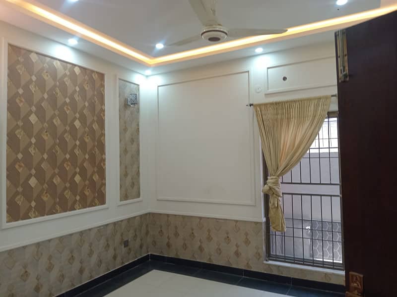 5 Marla Elegant And Fully Maintained Super Hot Located Double Unit House With Gas Is Available In The Best Block Of Khuda Buksh Colony Lahore. 3