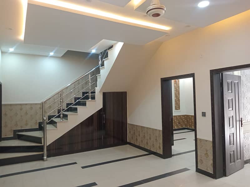5 Marla Elegant And Fully Maintained Super Hot Located Double Unit House With Gas Is Available In The Best Block Of Khuda Buksh Colony Lahore. 7