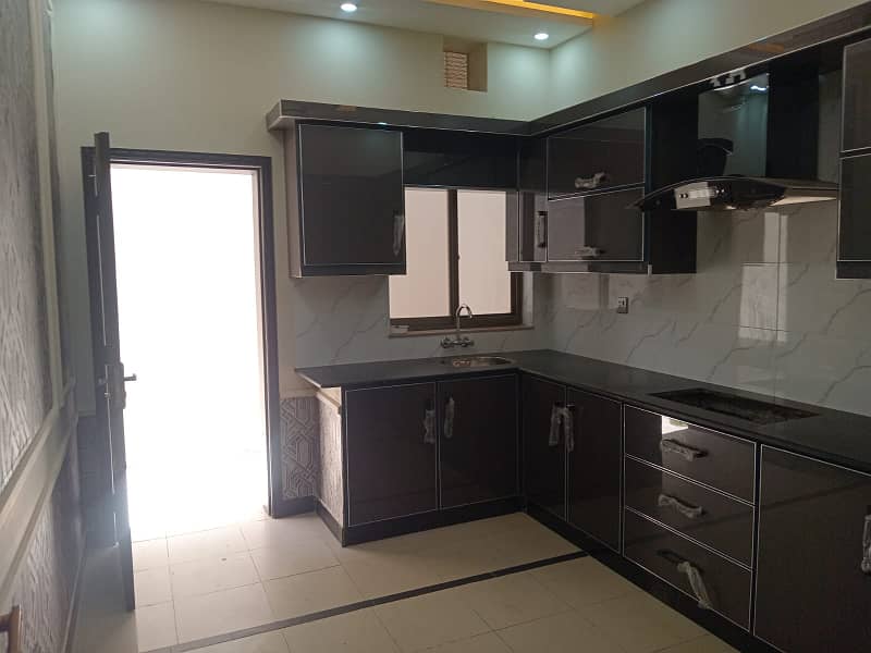 5 Marla Elegant And Fully Maintained Super Hot Located Double Unit House With Gas Is Available In The Best Block Of Khuda Buksh Colony Lahore. 8