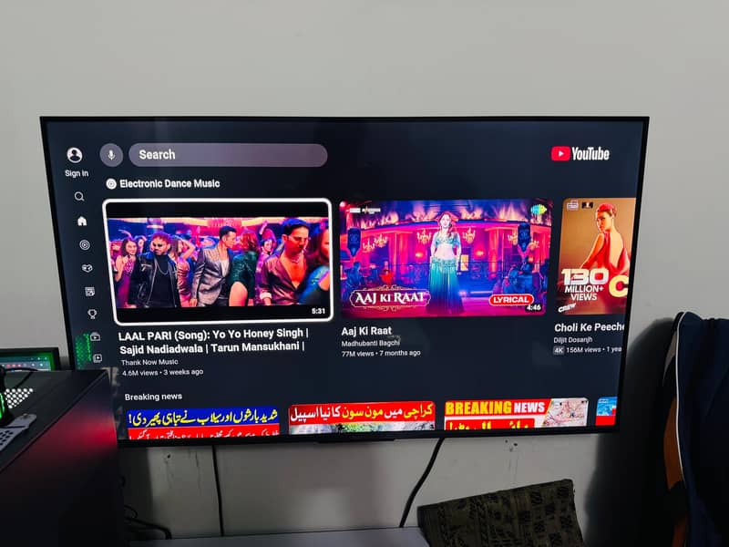 TCL 43" QLED 4K Smart LED (Model 43C645) 10/10 condition 2