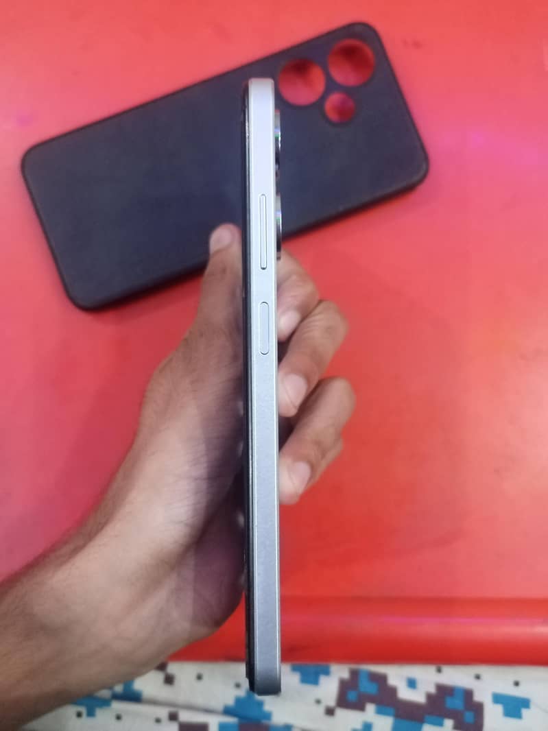 Infinix hot 30 play 4+64 10/10 condition 2 days No Fault with box 2