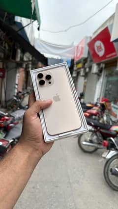 16 pro max 100% battery 52 cycles only