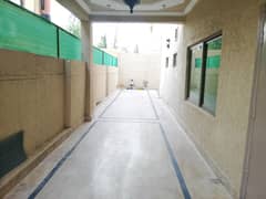 UPPER PORTION FOR RENT IN F-7