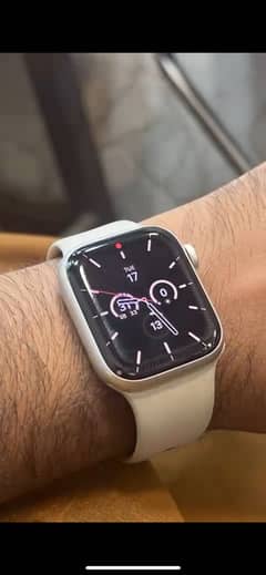 Apple watch series 8