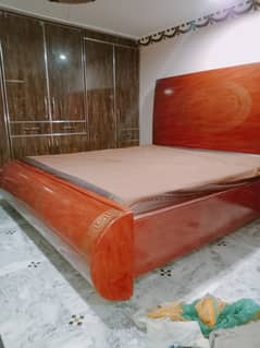 Brand new kinge   bed for sal no used new condition urgent for sale