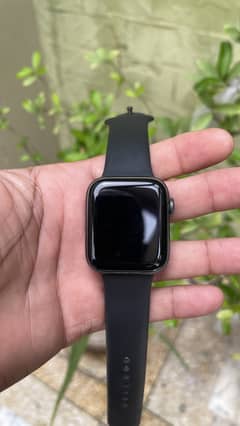Apple iWatch Series 5 in Excellent Condition – Best Price urgent Sale