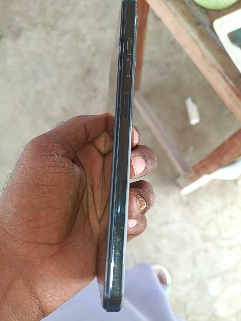 No. 03071608057.     A Best condition mobile tecno spark 10c. 3