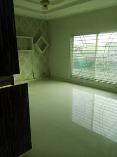 6marla lower portion for rent available
