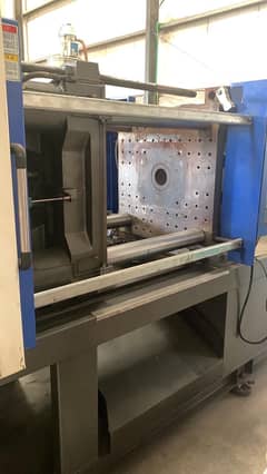 238 TON injection Machine