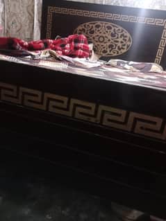 dable bed with dresing