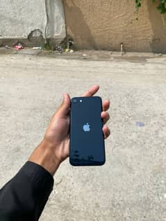 Apple I phone Se 3 (latest gen )