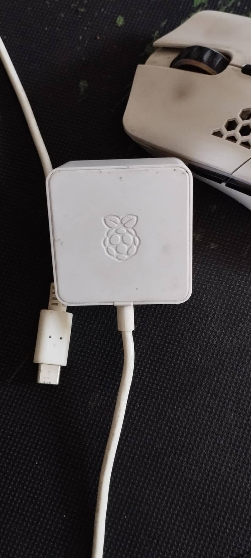 Raspberry pi 4 model B 4 Gb with original power adopter 3