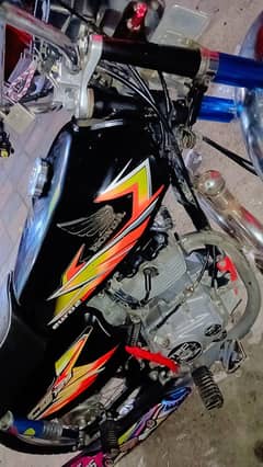 honda 125 black color