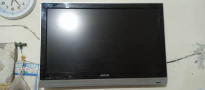 lcd 42 " inch hai new condition hai cable lagti hai dvd  bhi lagti hai