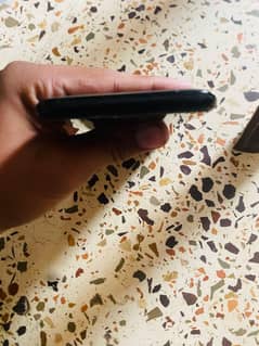 I am selling phone urgent sell kar ra hu all OK bus non pta ha