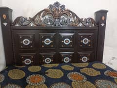 king size dubble bed for sell with big size comfortable mattress