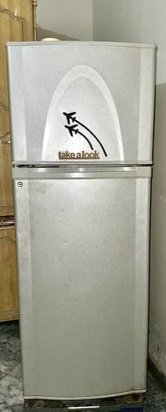 Dowlance frige medium size