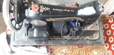 Singer sewing machine for sale