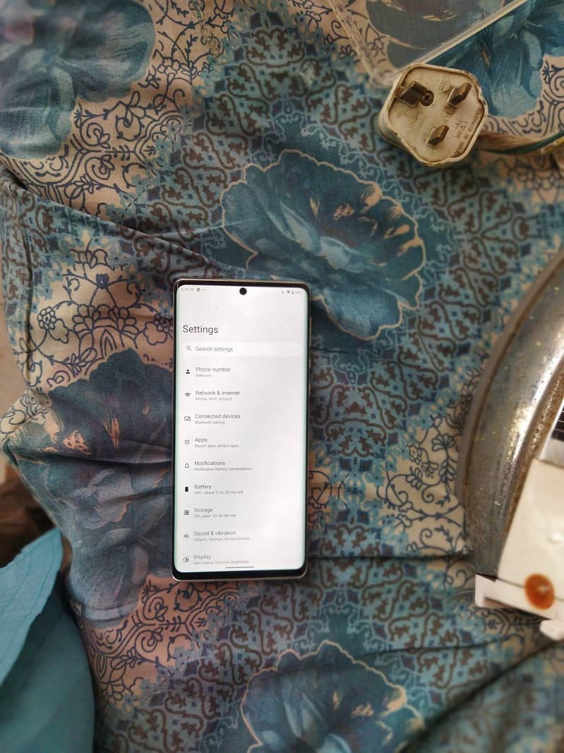 Sharp Aquos R6 single sim unlock 10/10 condition 4