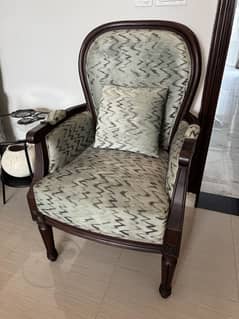 Good as New – Elegant Pair of Wooden Armchairs (Barely Used)