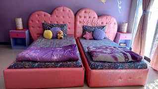 tow single beds for girls