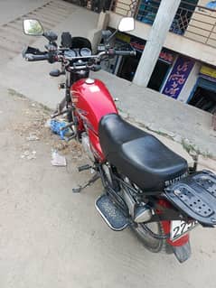 nai bike ki taiyari hai isliye sale karna chahta hun