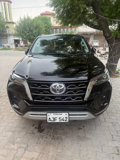Toyota Fortuner V 2021