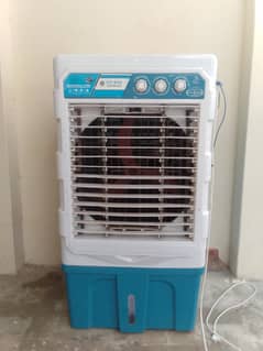 AC and DC cooler