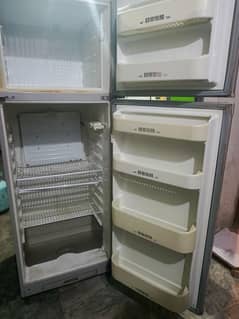 dowlanc fridge for sale