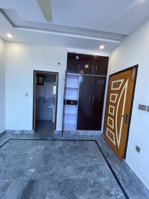 Second Floor Beautiful Flat in Neelam Block, Dc colony Gujranwala. 8