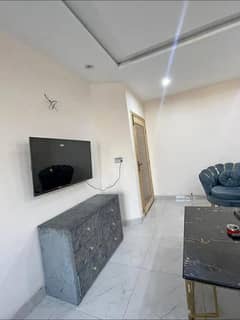 *"Daily basis short-time apartments available in Bahria Town. Fully furnished with all basic amenities. Ideal for short stays or guests. Contact for booking and details. "*
