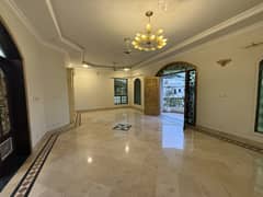 F11 3bedroom separate gate upper portion available for rent