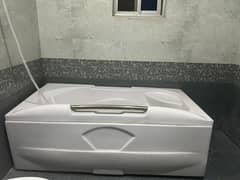 Bath tub / jacuzzi for sale
