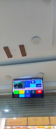 slim LED smart TV 32"